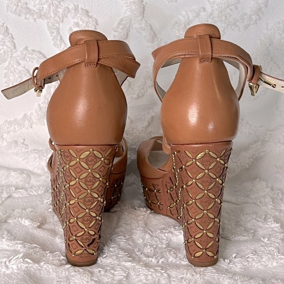 MICHAEL KORS • TAN & GOLD STUDDED WEDGES • EUC - Picture 3 of 5